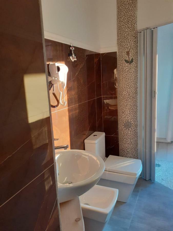 Vila Oliven Vlorë Exterior foto